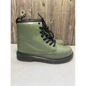 Dr. Martens Kids Boots in Olive Green, sz 2